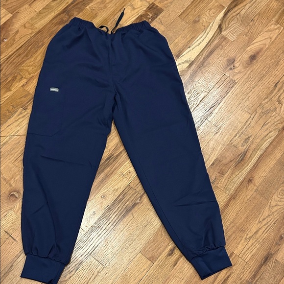 Navy/Royal Blue Women's Scrub Set - Picture 7 of 9